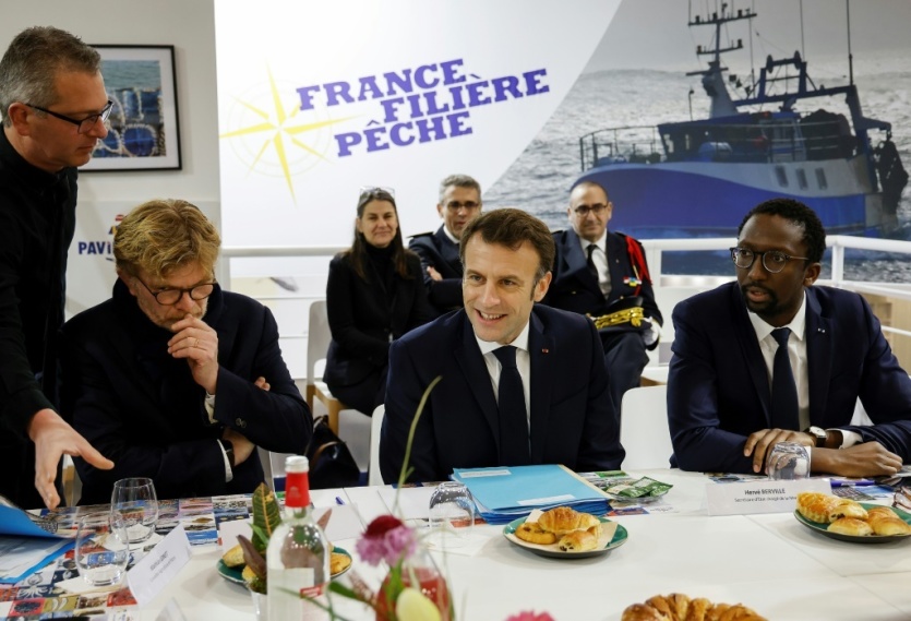 Macron Commence Une Visite Marathon De Plus De Heures Au Salon De L