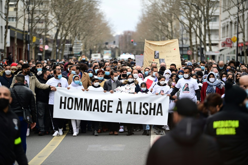 Vibrant Hommage A Alisha Harcelee Et Tuee Par Des Camarades A 14 Ans Lnc Nc Les Nouvelles Caledoniennes Le Journal De Nouvelle Caledonie