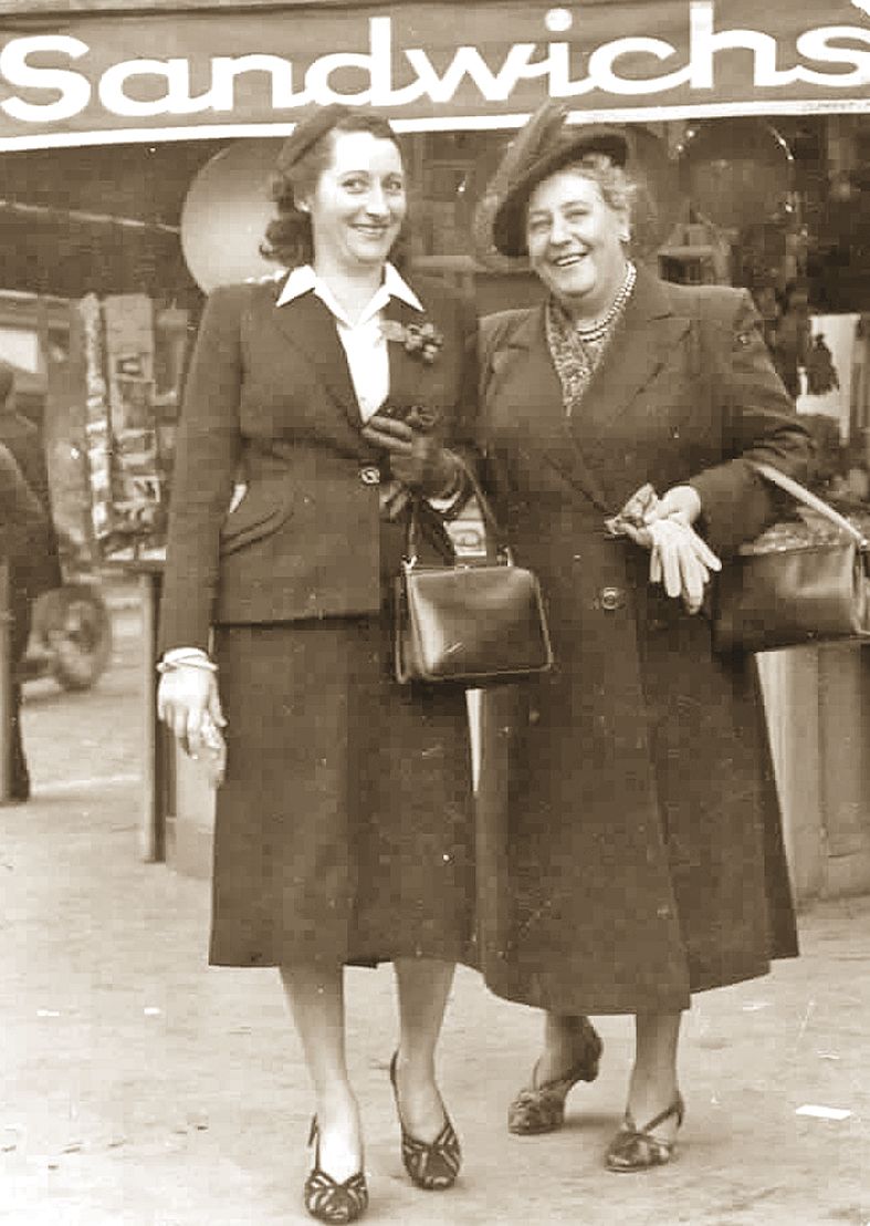 Marcelle, la mère de Nella, et sa tante Yvonne.