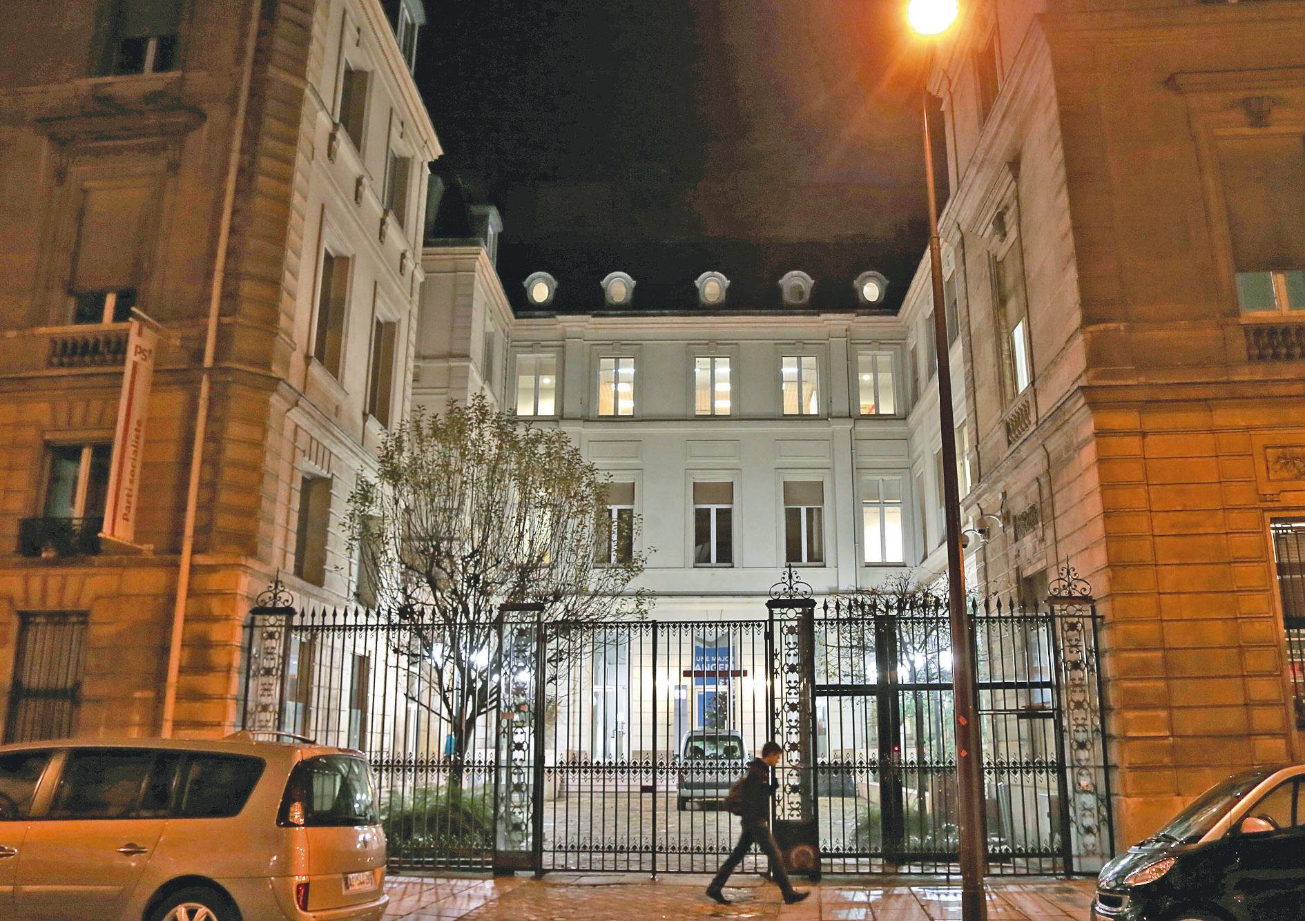 Le Parti socialiste avait installé son siège, rue de Solferino, en 1981, au plus fort de la vague rose.