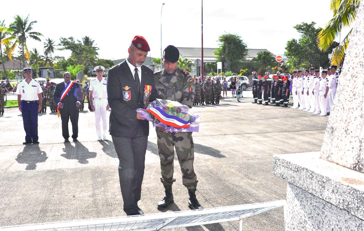 Koumac. La cérémonie, présidée par Michel Sallenave, commissaire délégué de la République en province Nord, s’est déroulée hier matin sur la place du monument aux morts  du village. Le colonel Christian de Villers, commandant le RSMA-NC, a remis la croix 