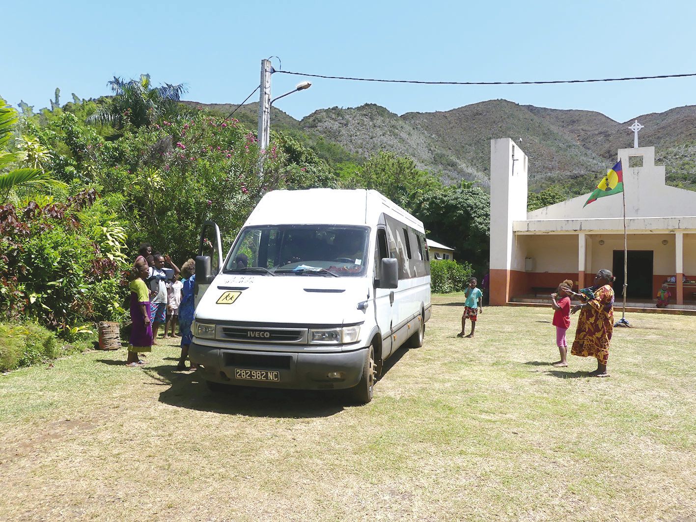 A la chefferie de Borendi, deux navettes ont acheminé les électeurs  du village et de Nouméa.