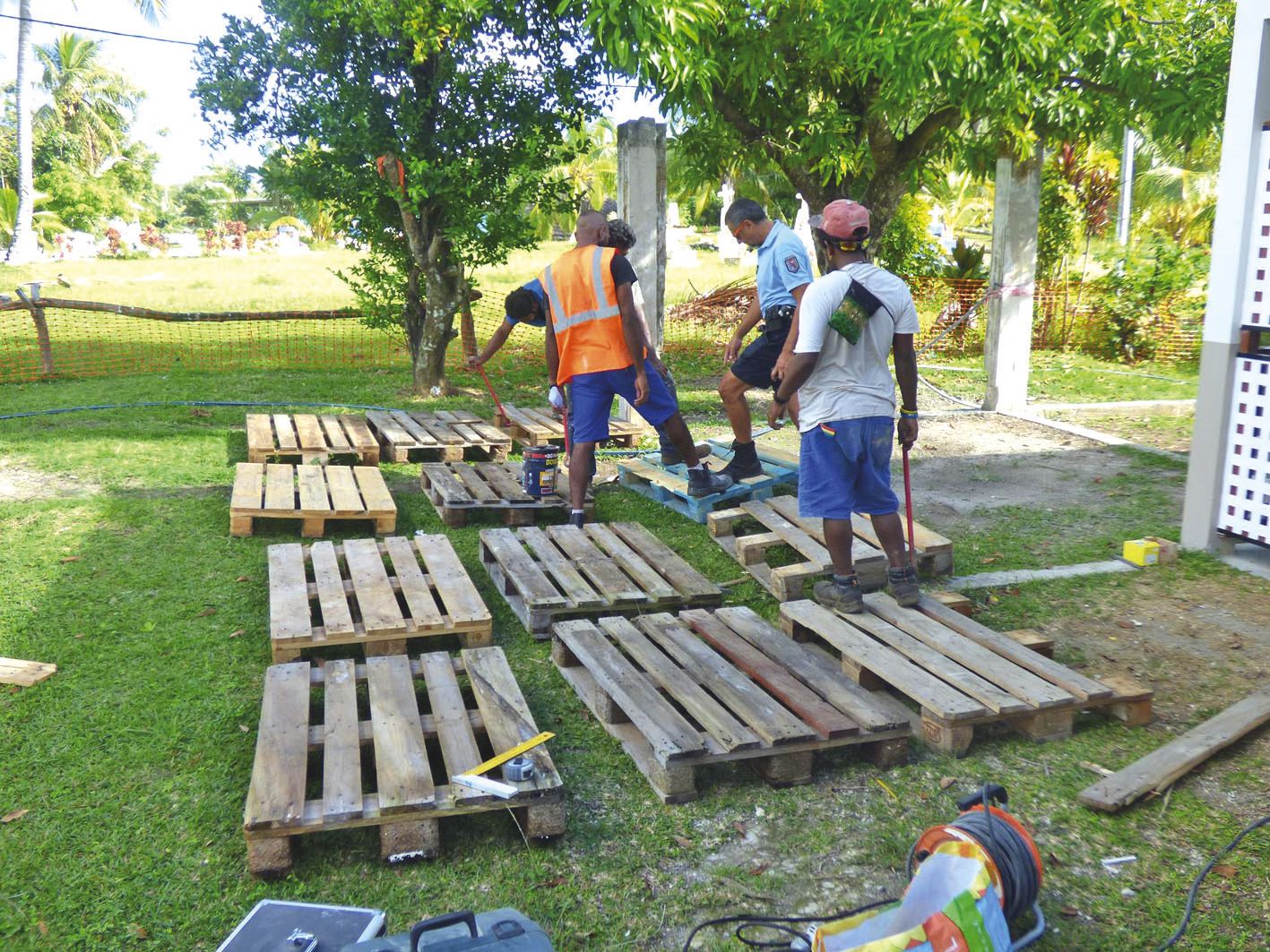 Les jeunes ont aussi effectué des travaux au profit de la brigade territoriale de gendarmerie de Wé.