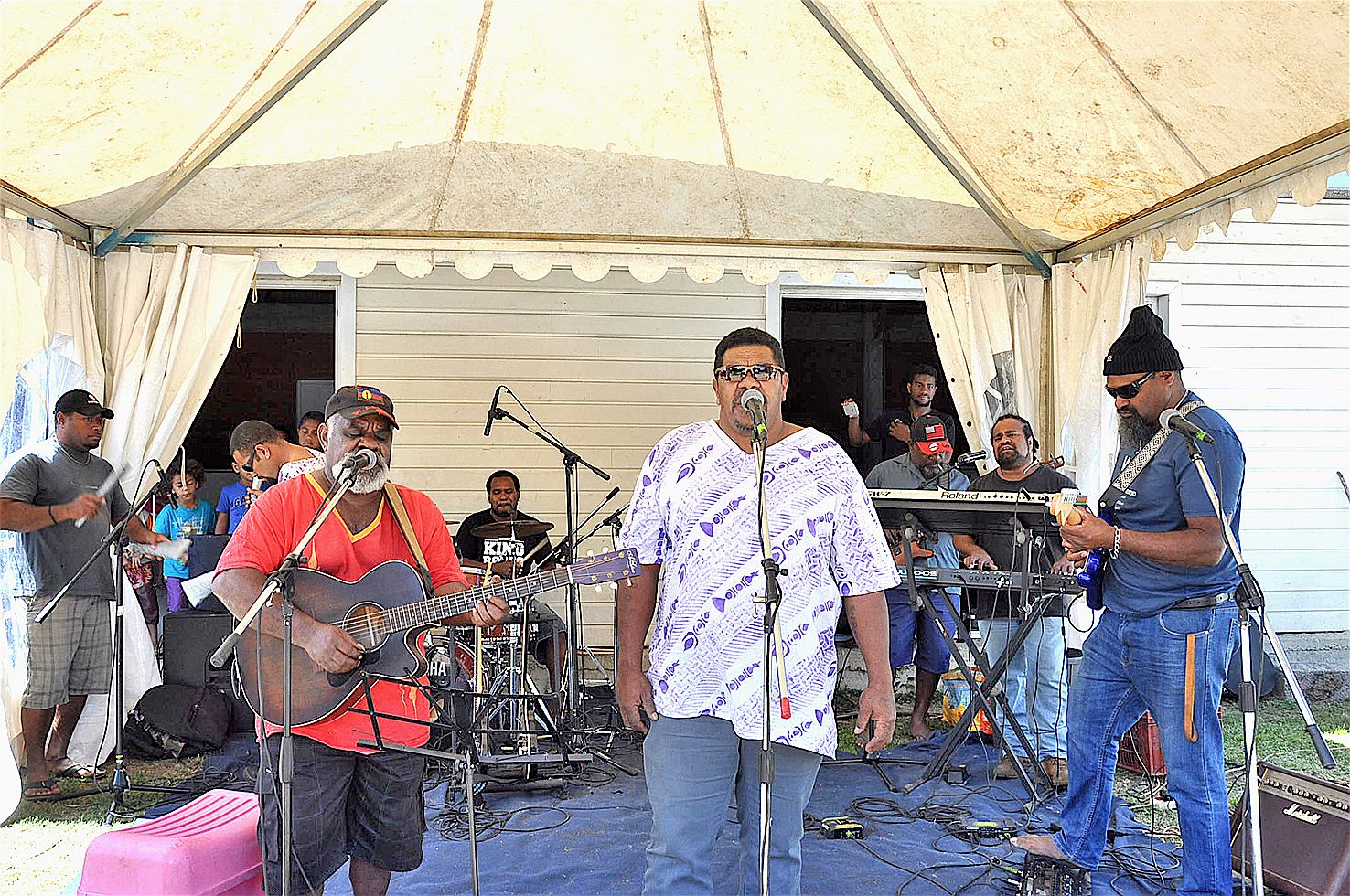 Les groupes locaux Vhadjama (notre photo) et Bwapanu Tradi, ainsi que des musiciens du podium libre, ont animé les deux journées de cette kermesse.