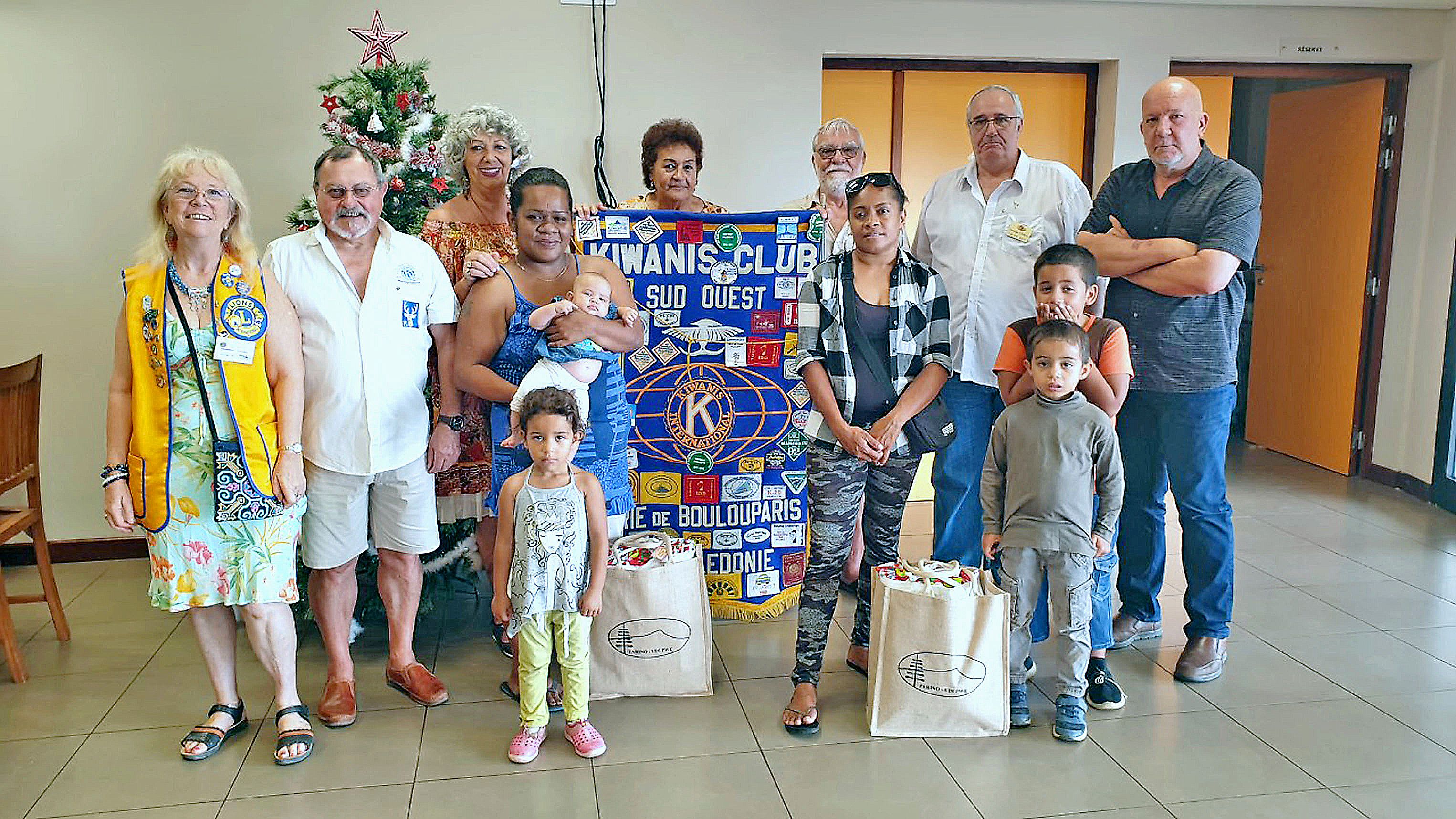 A Farino, deux familles ont reçu ce don le 20 décembre, à 11 heures. Photo Lions Club