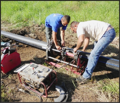 La station de pompage « forage Leroi » sera mise en service dans les prochains jours. La Calédonienne des Eaux, aidée par une entreprise privée, a assuré son installation.