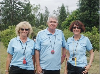 Aline Guémas, Jean-René Travers (arbitres stagiaires) avec Ghislaine Quélavoine (arbitre nationale).