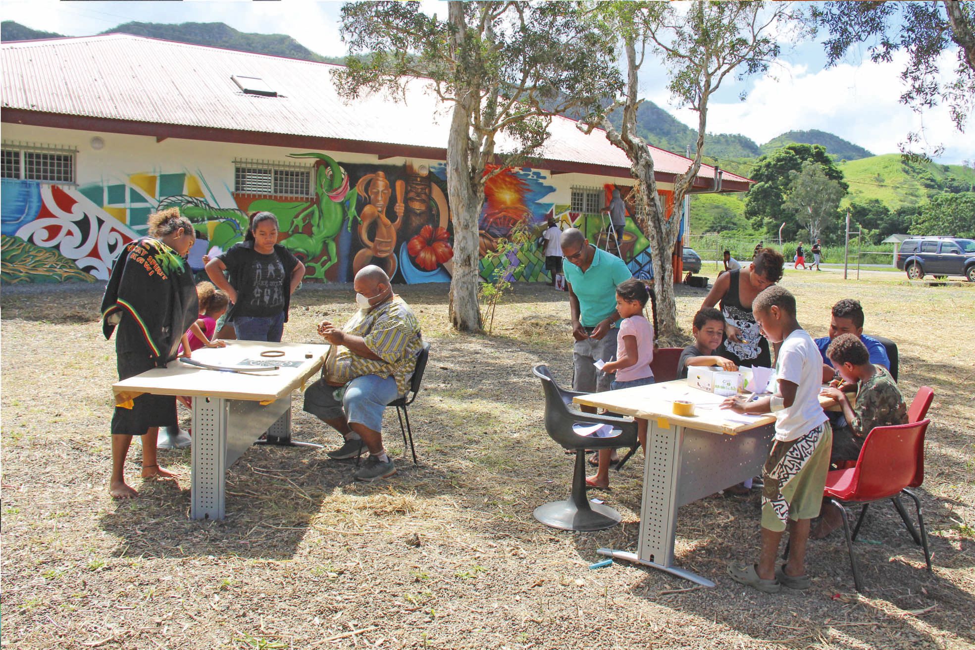 Païta, lundi 11 avril. Ouverte au début des vacances scolaires, la maison des Hauts-du-musée a su trouver son public en proposant des activités gratuites, animées par des artistes locaux et néo-zélandais. Son inauguration est prévue demain. 