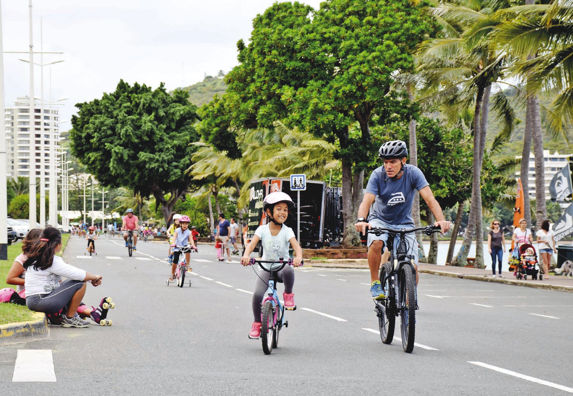 Promenade Roger-Laroque, le 15 mai. Les 650 mètres de voies fermées aux voitures ont vu passer de très nombreux  enfants tout sourire, et ont accueilli jusqu'à une centaine de personnes en même temps.