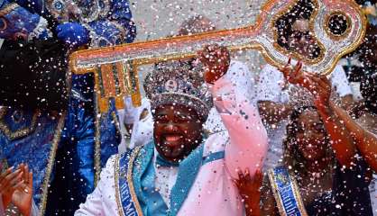 Brésil: la folie du carnaval de Rio reprend ses droits loin des 