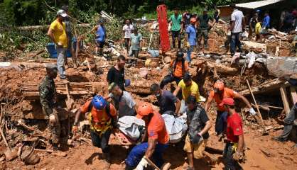 Au Brésil, les sinistrés pleurent leurs morts après une tempête apocalyptique