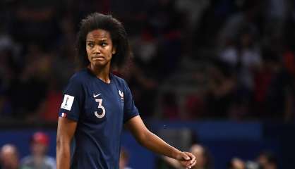 Foot: crise ouverte chez les Bleues, les trois joueuses phares quittent le navire avant le Mondial