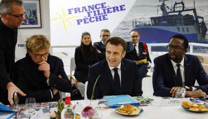 Macron commence une visite marathon de plus de 12 heures au Salon de l'Agriculture