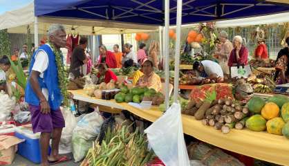 Le marché des Îles bat son plein à la gare maritime du Betico