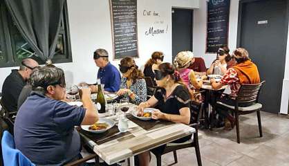 Les dîners à l’aveugle de l’AVH fêtent leurs 10 ans à La Table des gourmets