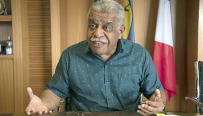 Louis Mapou se rend au Vanuatu pour renforcer la coopération