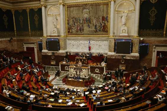 Budget: nouvelle motion de censure LFI dans un climat tendu avec le RN