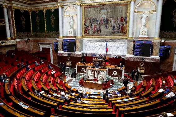 Assemblée: vote solennel sur des moyens pour la sécurité, l'exécutif lorgne à droite