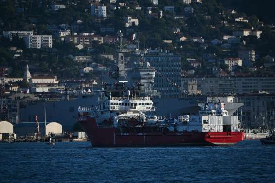 L'Ocean Viking a quitté Toulon, les migrants dans une zone d'attente fermée