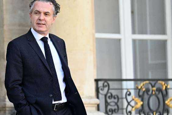 Grève à Noël: le gouvernement accroît la pression sur la SNCF