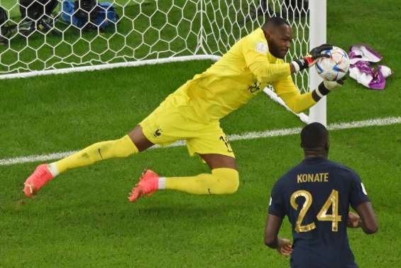 Bleus: cinq jours après Lloris, Mandanda annonce sa retraite internationale