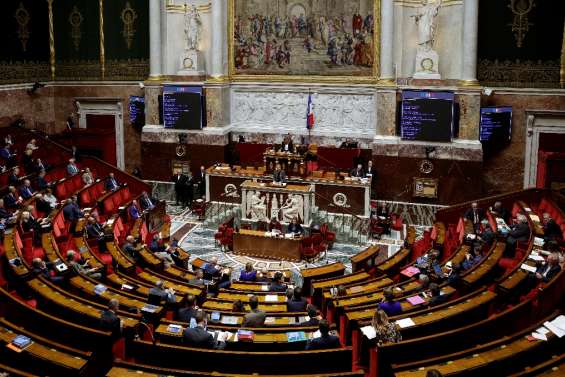 Réforme des retraites: semaine cruciale, au Parlement et dans la rue