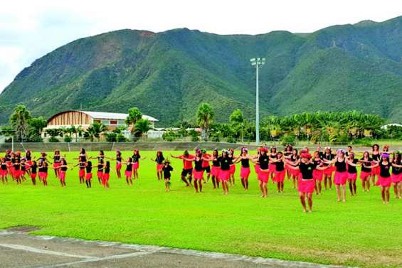 Une grande danse pour le flashmob Ori Tahiti