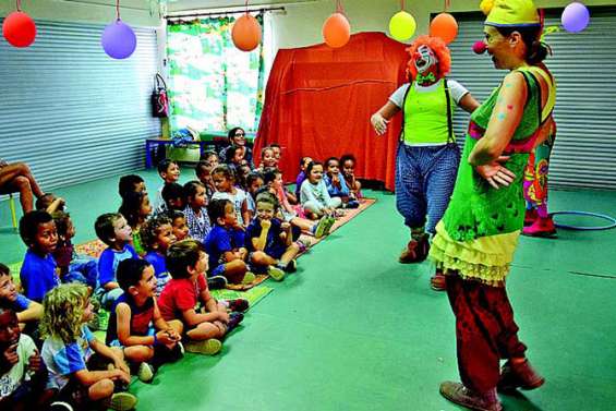 Des mamans clowns à l’école