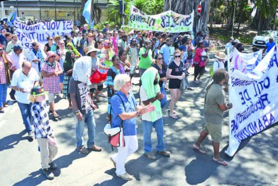 Le monde culturel dans la rue