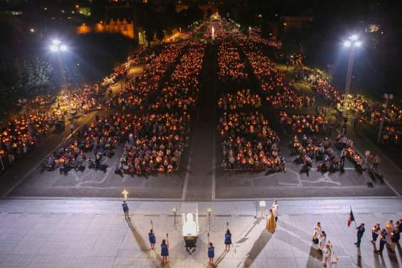 Les fidèles à Lourdes pour célébrer la fraternité