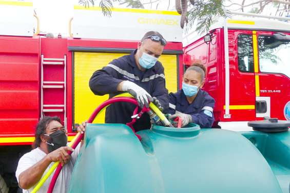 Solidarité : trois cuves d'eau offertes aux habitants de squats de Dumbéa et de Nouville