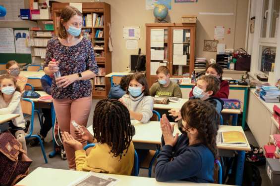 Des enfants redécouvrent l'école sans masque