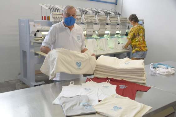 Cinq cents tee-shirts souvenir pour la réserve sanitaire