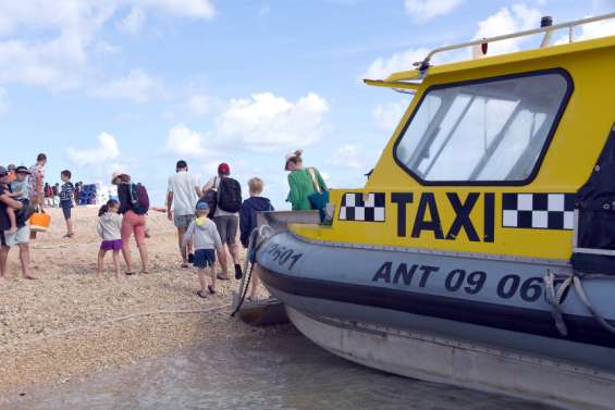 Quels sites sont accessibles depuis la capitale en taxi-boats ?