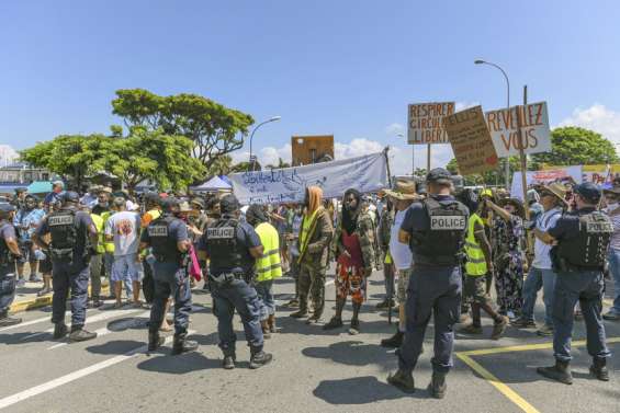 Manifestation contre l'obligation vaccinale et le pass