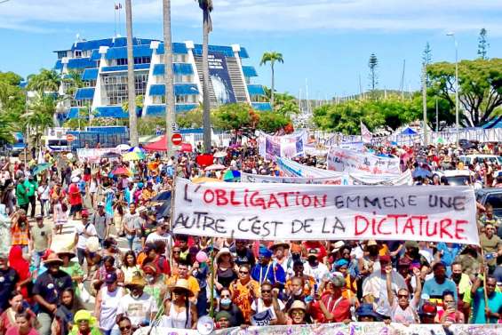 Forte mobilisation contre l'obligation vaccinale et le pass sanitaire