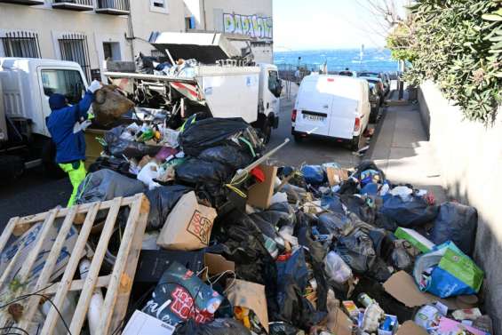 Fin de la grève des poubelles à Marseille