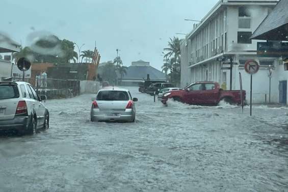 Intempéries : éboulement sur la RT1 à Bourail et inondations