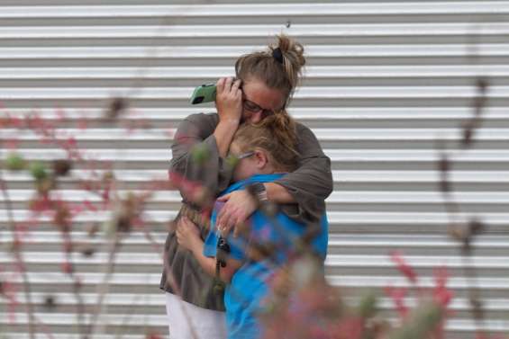 Un tireur tue 19 écoliers au Texas, l'Amérique sous le choc