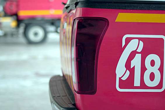 Un camion se renverse au rond-point de l’ancre de Marine