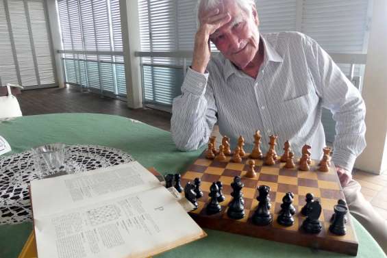 [Orphelinat] Le doyen du club d'échecs a 87 ans