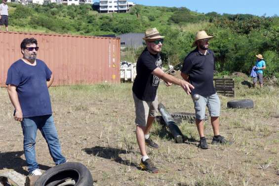 En mode extrême, la pétanque quitte les boulodromes en quête d'obstacles