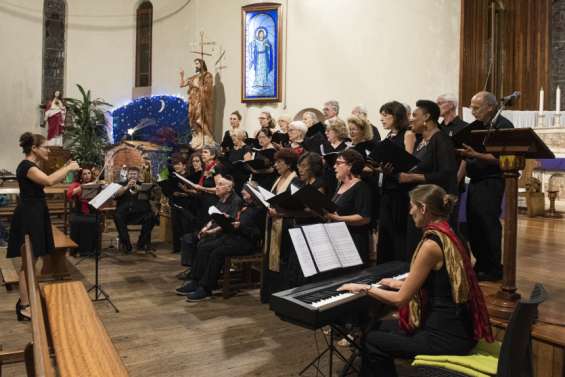 La chorale Les Alizés entonne des chants de Noël