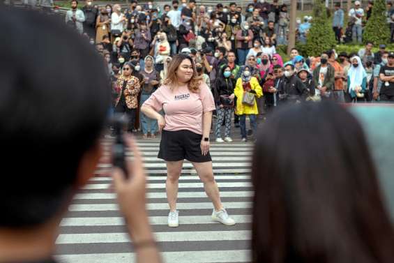 À Jakarta, la mode s'affiche sur les passages piétons