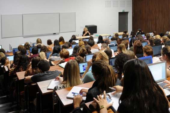 Les étudiants frappés de plein fouet par l'inflation