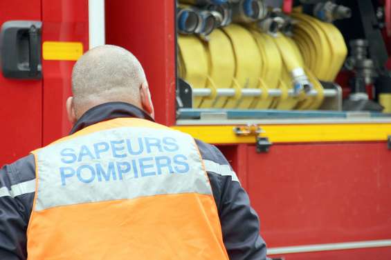 Un véhicule en feu sur la VDE, la circulation perturbée