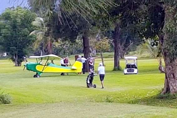 Un avion se pose en urgence sur le golf de Dumbéa