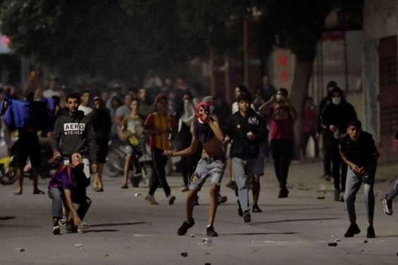 Heurts entre police et manifestants après la mort d'un jeune