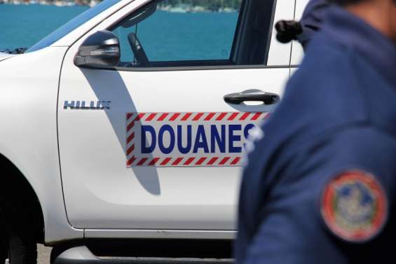 Le contrôle routier des douanes permet de démanteler un réseau de cannabis à Poindimié