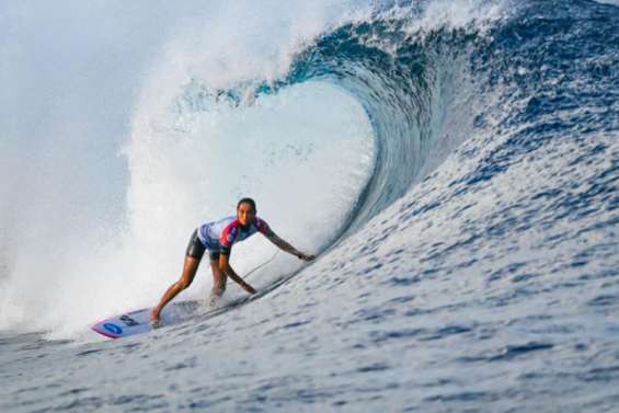 Surf : la Polynésienne Vahine Fierro, nouvelle reine de Teahupo'o à l'approche des JO